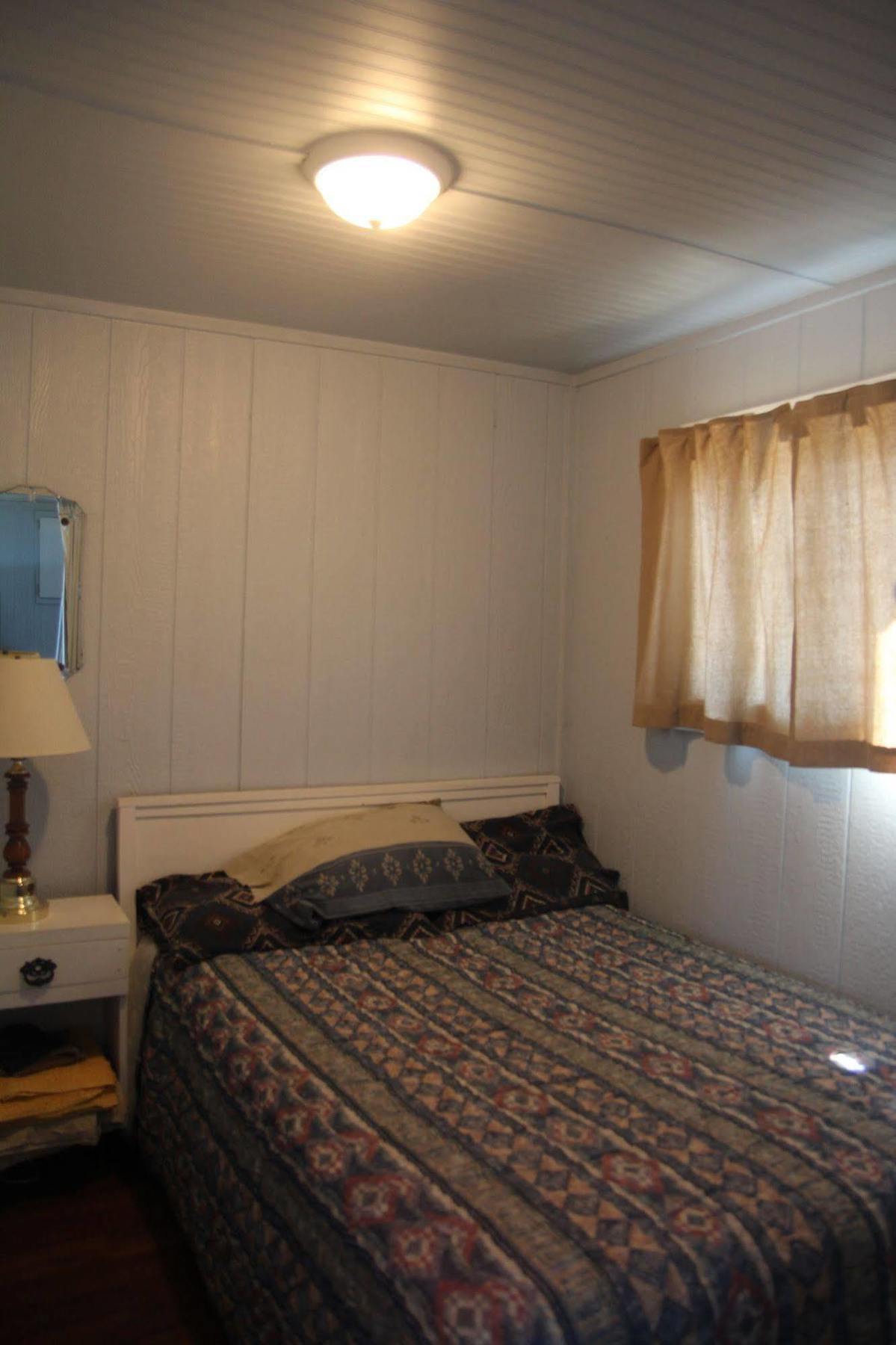 Black Lake Cabins Torrance Екстер'єр фото