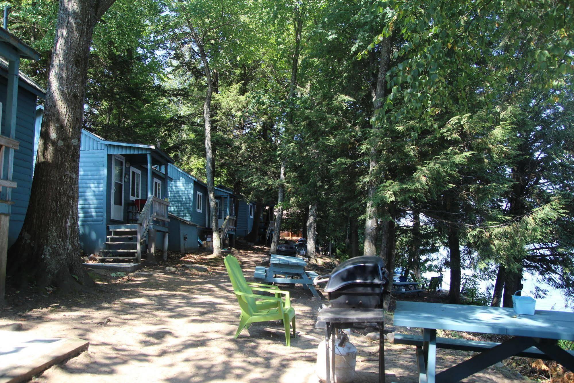 Black Lake Cabins Torrance Екстер'єр фото